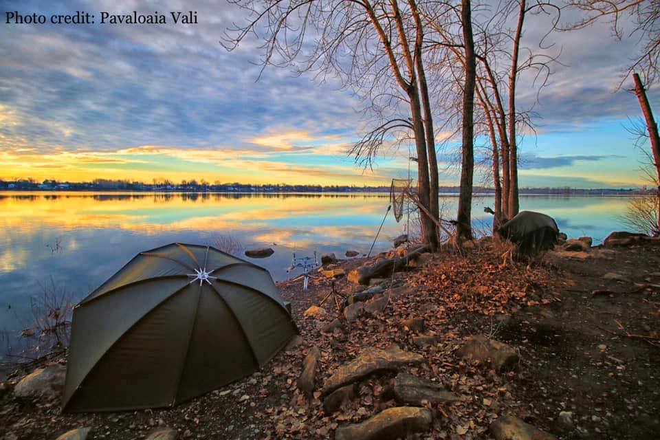 Levé de soleil à la pêche de la carpe